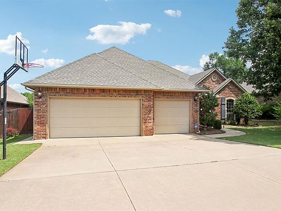 3rd image of 1833 Redland Dr