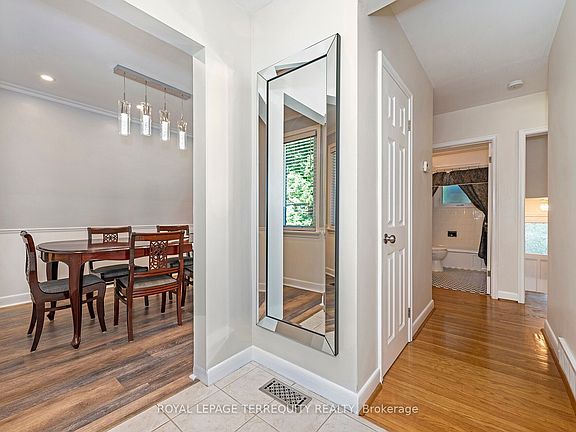 3rd image of 35 Jodphur Ave