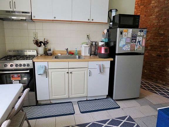 4th image of 333 Saint Marks Ave #3B