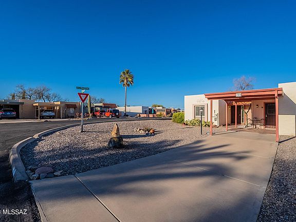 2nd image of 305 N Calle Del Chancero