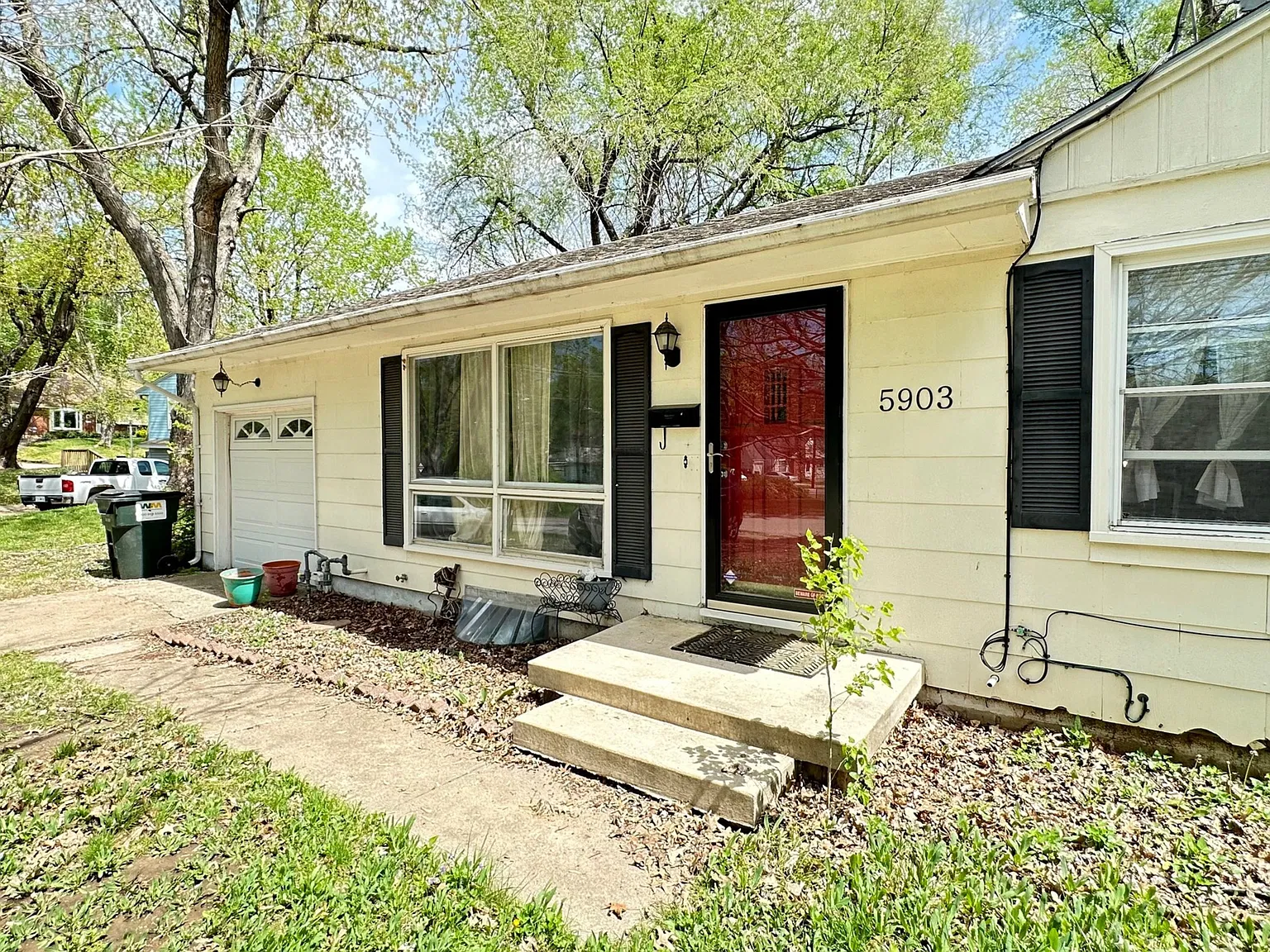 3 bed, 960 sqft, $1,595 — Photo 2