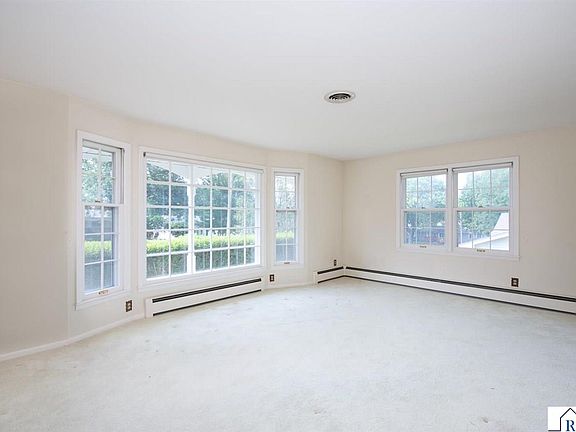 4th image of 130 Atwood Dr