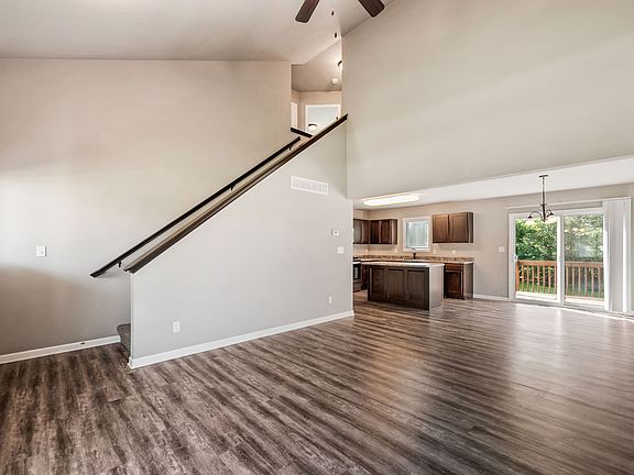 3rd image of 303 SW 50th St