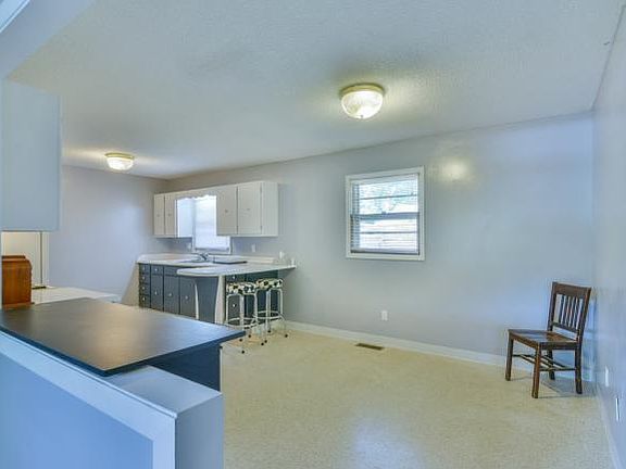 4th image of 2 Haven Ln