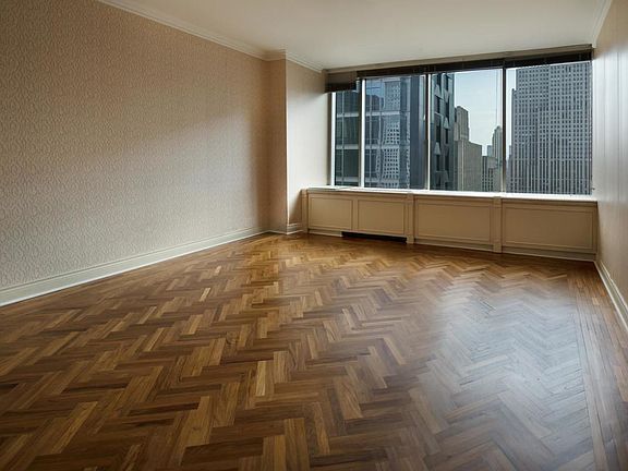 4th image of 15 W 53rd St
