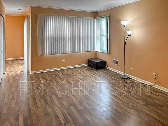 4th image of 1708 Queensbury Cir