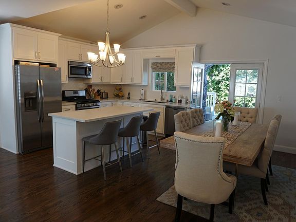 Kitchen and Dinning Area