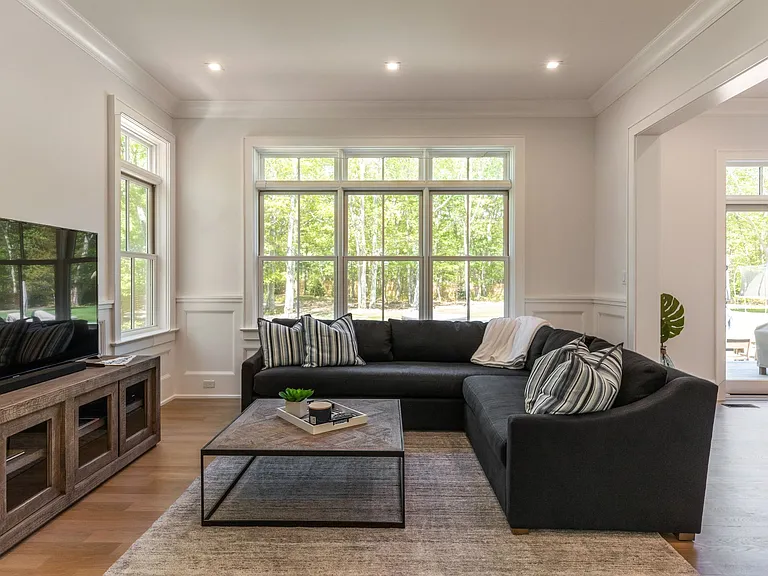 Woodcrest Dr — Photo 14