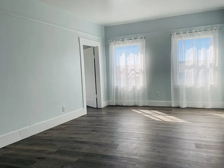 2764 73rd Ave #7 — Photo 3