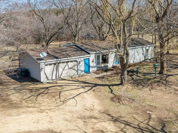 464 Coulee Trl, Hudson, WI 54016