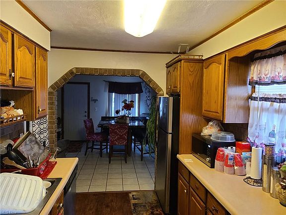 4th image of 444 Manchester Ave