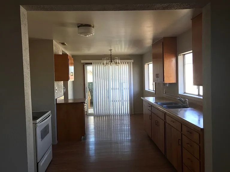 5648 Avalon St — Photo 7