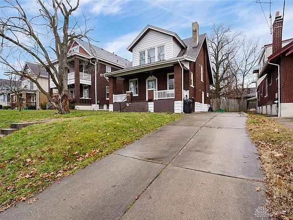 3rd image of 4245 Langley Ave