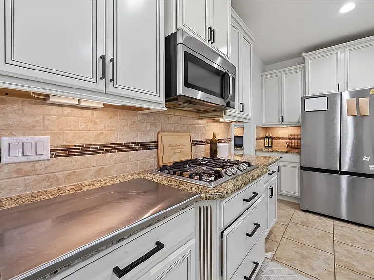 6515 Sterling Shores Ln — Photo 13