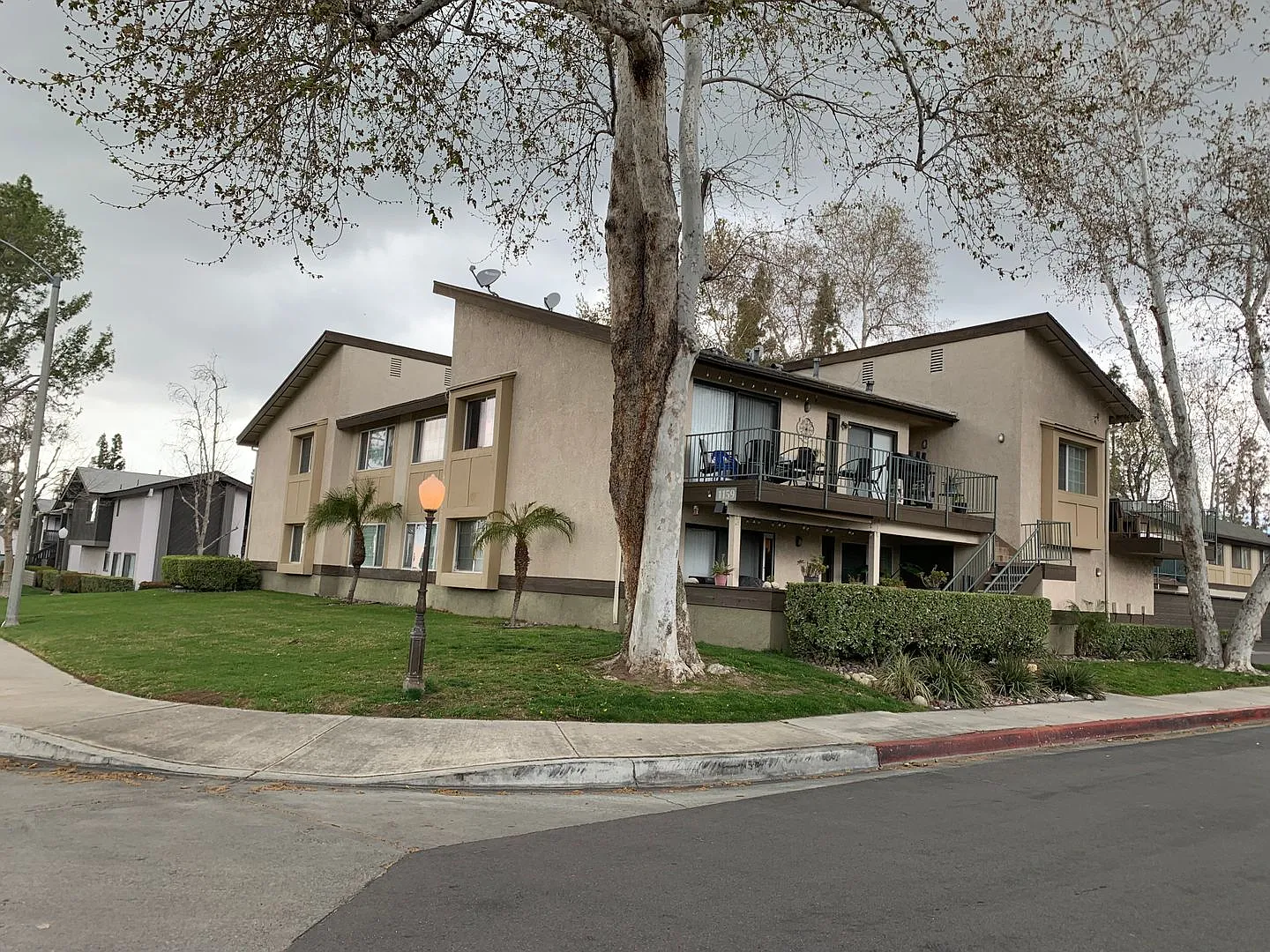 Move in Special ** Half off the 2nd month's rent — Photo 3