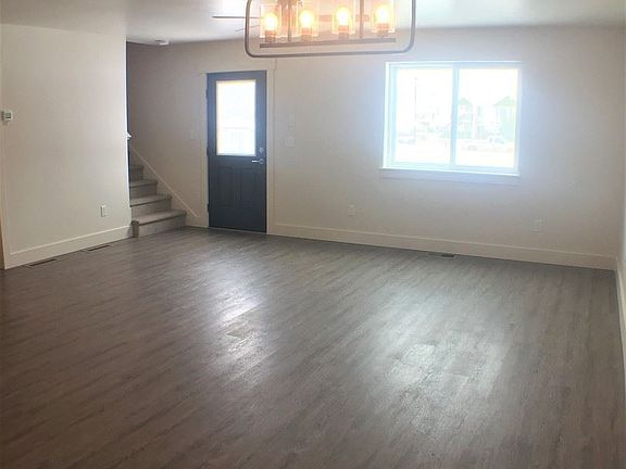 4th image of 1084 Forestglen Dr APT B