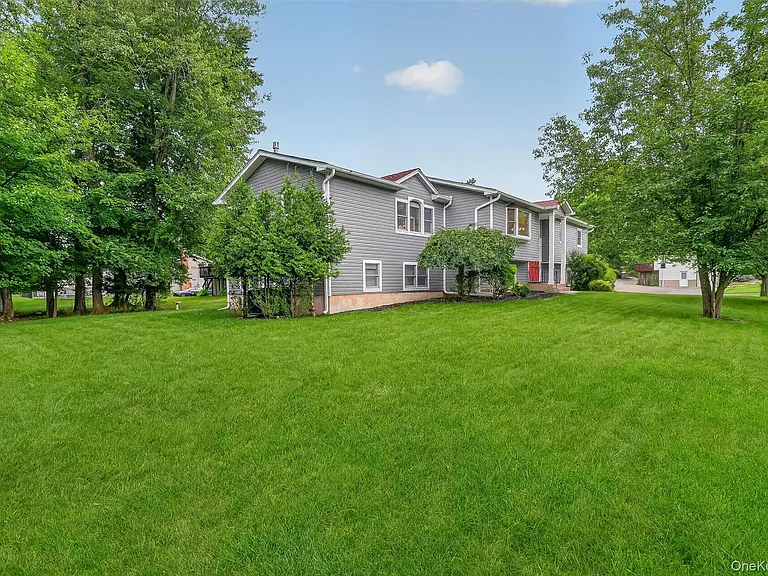 234 Betsy Ross Dr — Photo 3