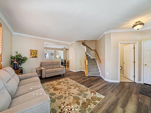 4th image of 13916 Lullaby Rd