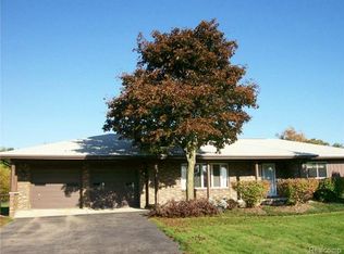 1202 Windmill Ln, Milford, MI 48380