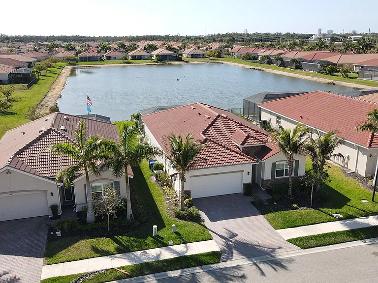 3061 Birchin Ln — Photo 3