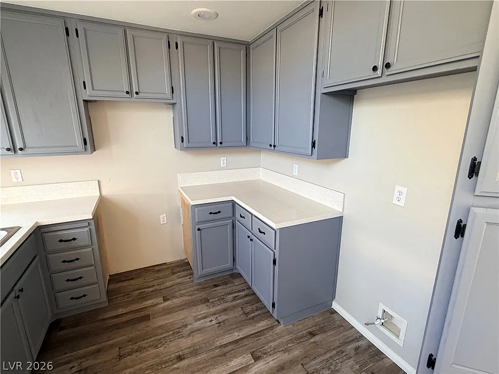 3 bed, 3.0 bath, 1427 sqft, $2,050 — Photo 4