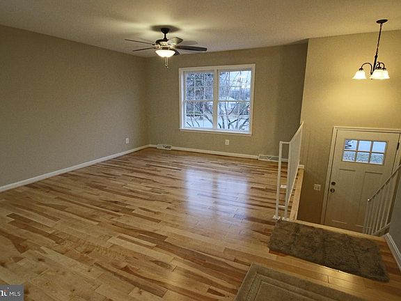 3rd image of 111 Pineview Ave