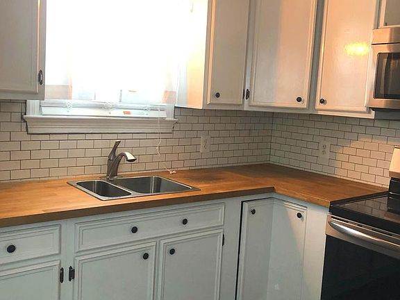 3rd image of 1017 Beechwood Dr
