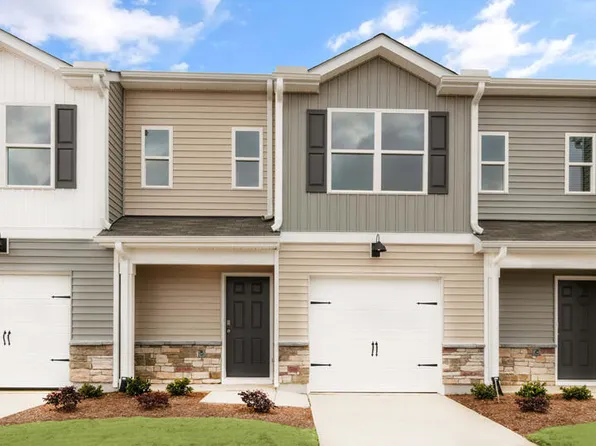 422 Honeycutt Oaks Dr, Angier, NC 27501