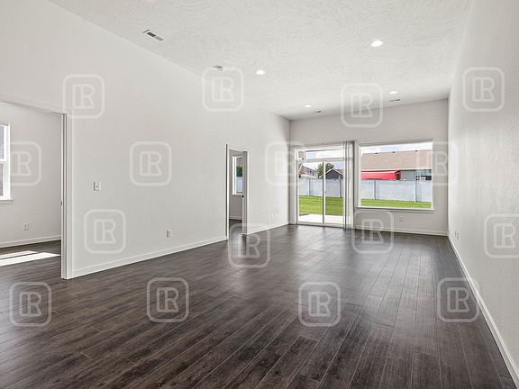5th image of 702 S Crescent Ln #1