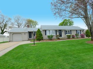 60 Greenhalgh Dr, Seekonk, MA 02771