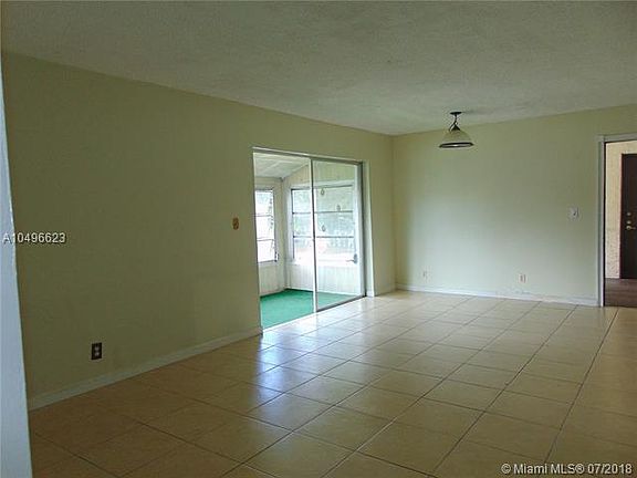 5th image of 365 W Laurel Dr APT 7N