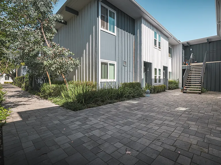12659 Moorpark St — Photo 9