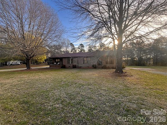 5th image of 300 Taylor Rd