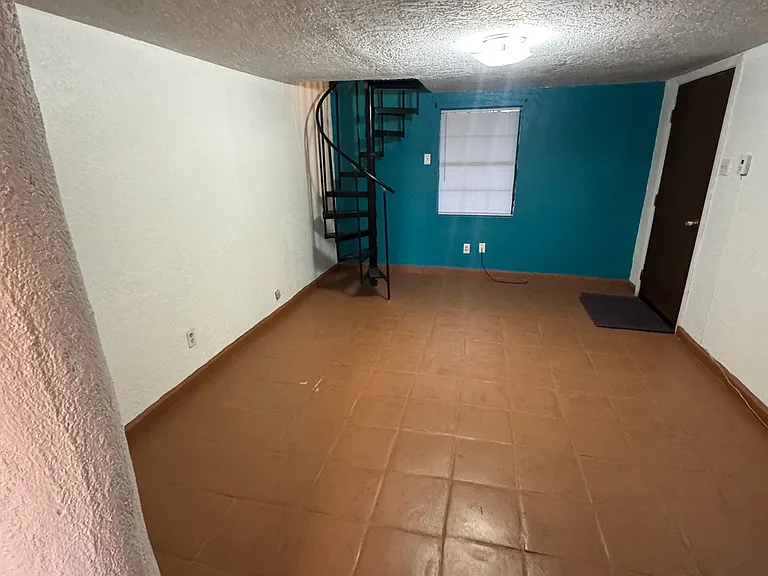 4051 Agua Fria St #B — Photo 9