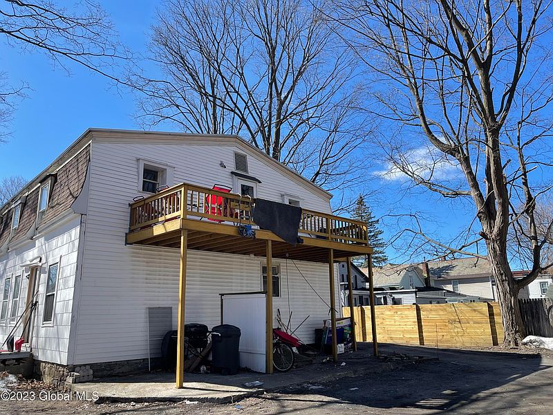 4th image of 14 Grand Street