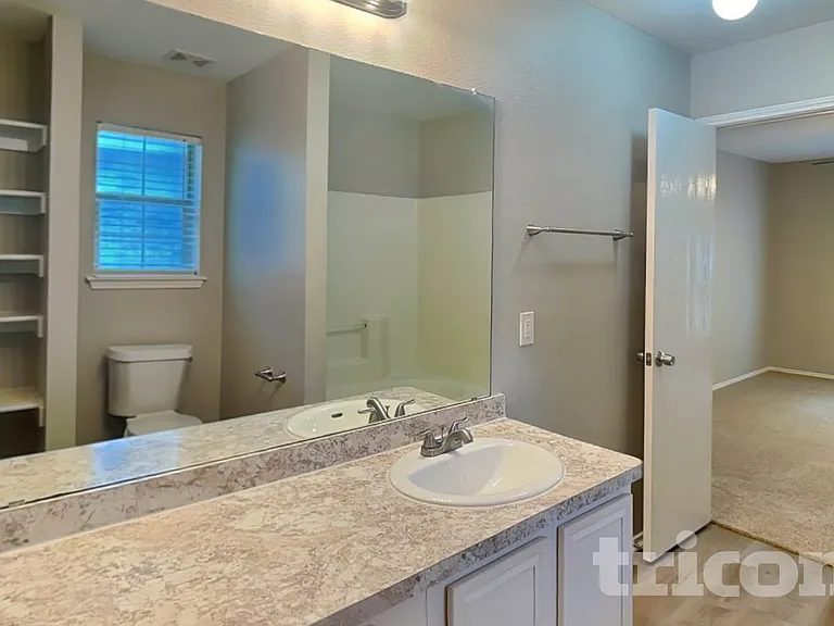 1320 Cleardale Dr — Photo 9