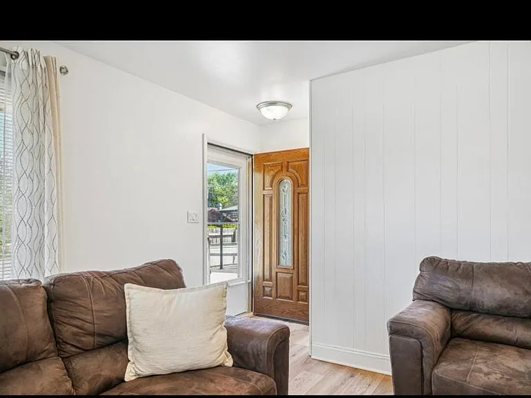 3940 Lasalle St — Photo 3
