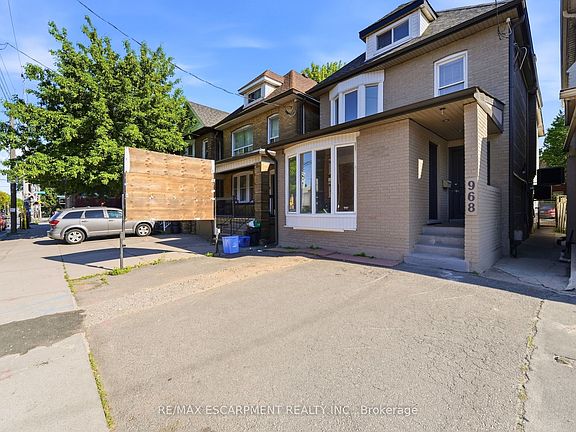 2nd image of 968 Main St E