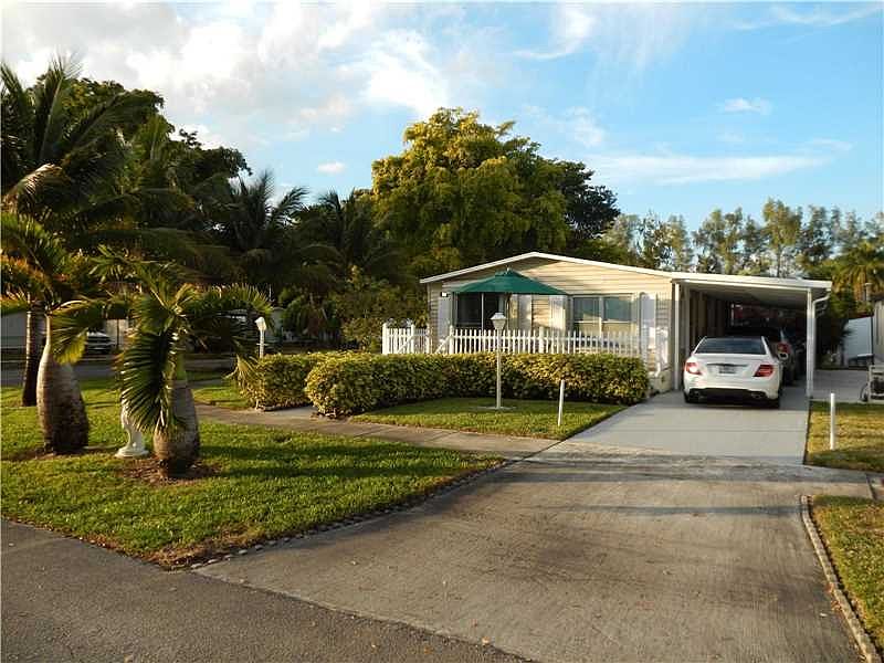 1st image of 3039 SW 51st St