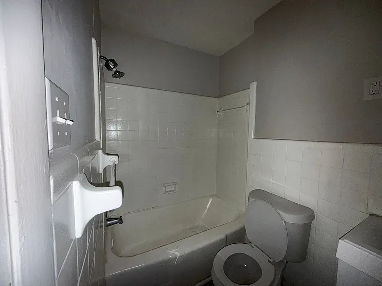 206 Cloverleaf Dr — Photo 7