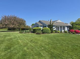 8 Saint Andrews Cir, Southampton, NY 11968
