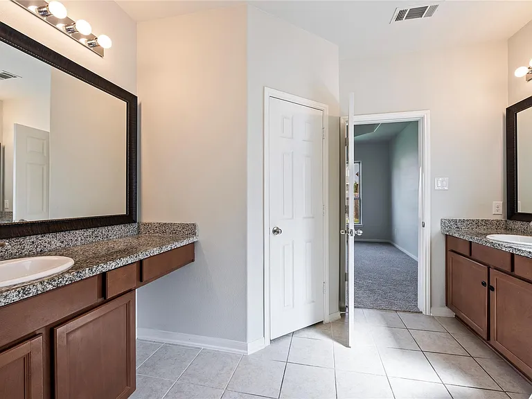 632 Kickapoo Ct — Photo 13