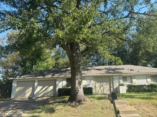 582 Heatherwood Dr, Jackson, MS 39212