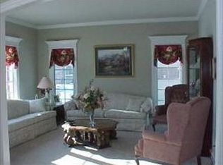 3N777 Walt Whitman Rd, St Charles, IL 60175