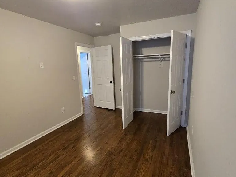 212 N Walnut St — Photo 19
