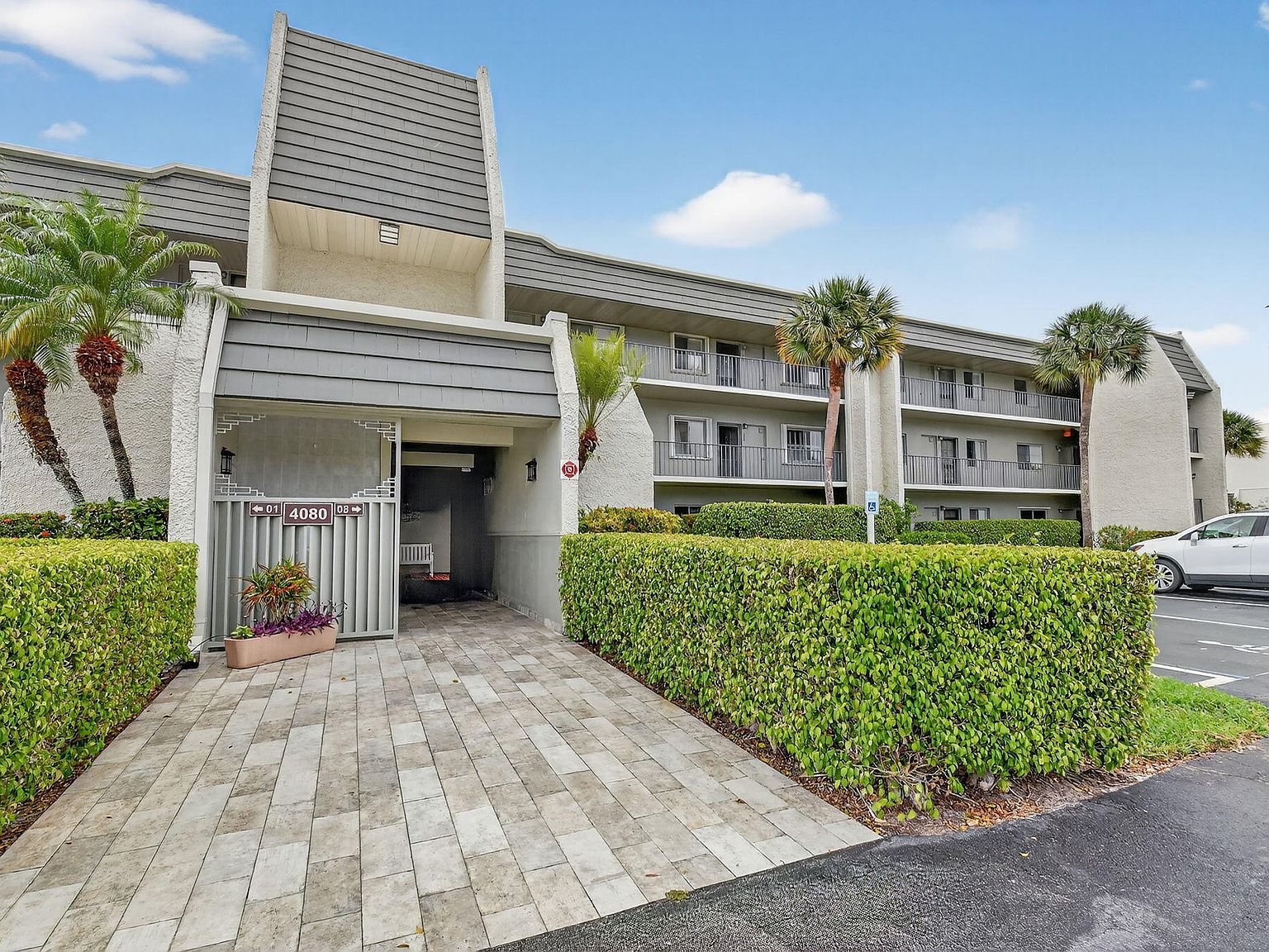 4080 Tivoli Court E #206