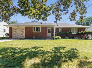 1621 Mayfield Ln, Madison, WI 53704