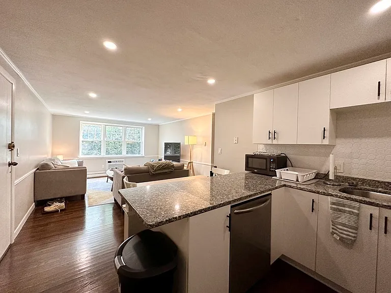 520 Talbot Ave #8 — Photo 3