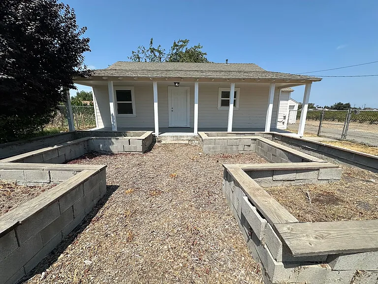 1360 Delta Rd — Photo 1