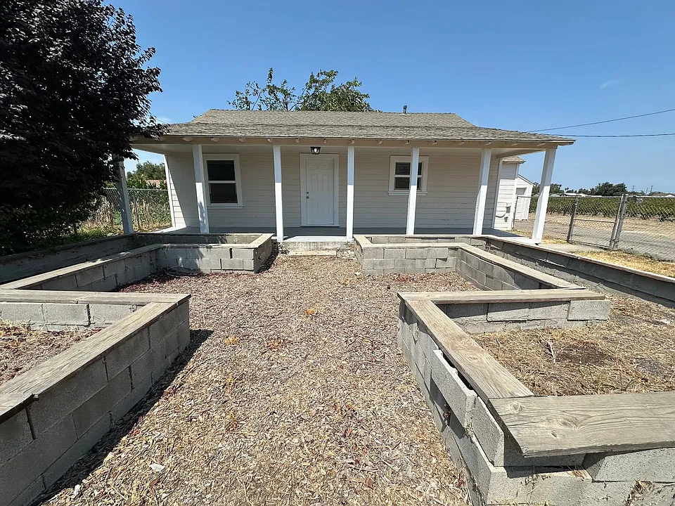 1360 Delta Rd